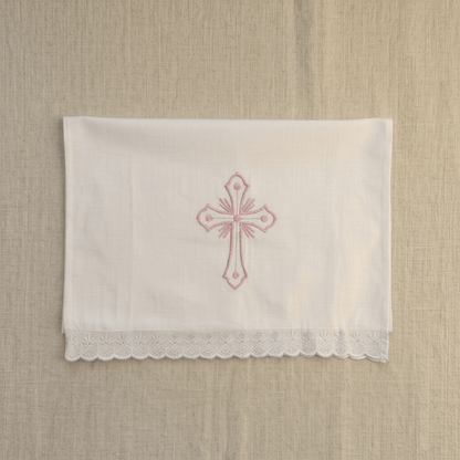 Serbisch-orthodoxes Tauftuch in Rosa und Weiß.